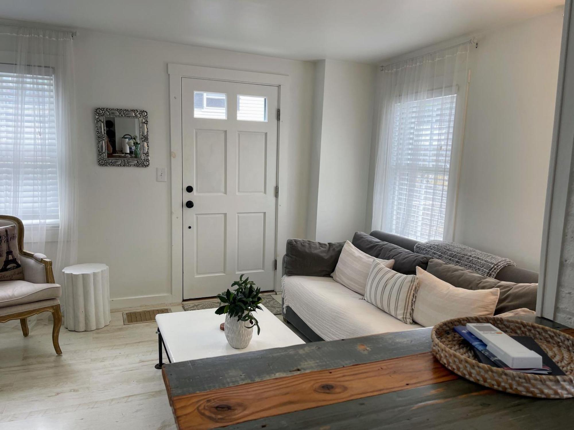 An Authentic, Rustic Luxurious Little Single Family Home In Old Town. All Yours. Marblehead Exterior photo
